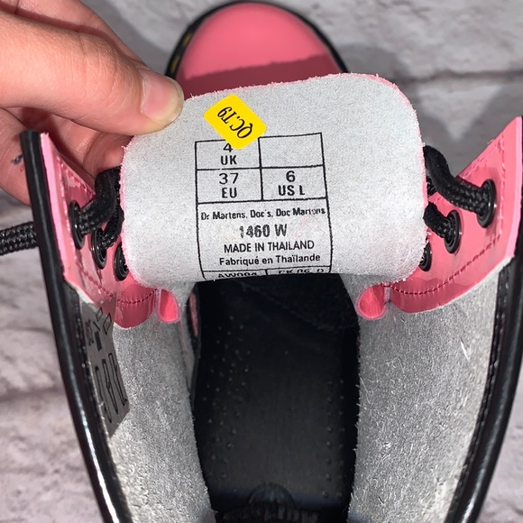 Size 6 Dr.Martens 1460 Bubblegum pink patent leather combat boots - Picture 8 of 8